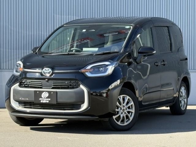 TOYOTA SIENTA HYBRID 2022