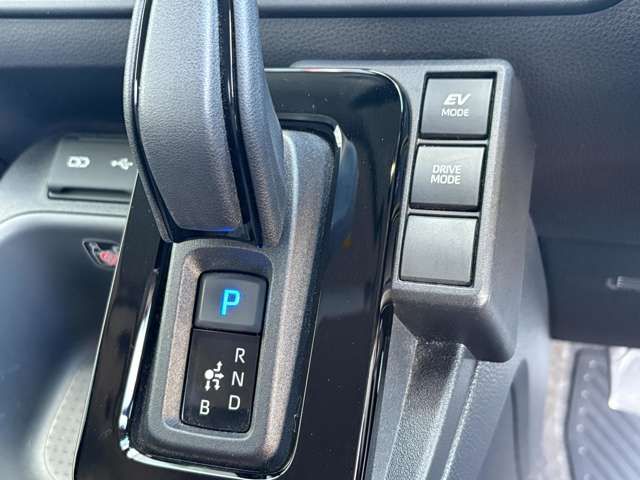 TOYOTA SIENTA HYBRID 2022