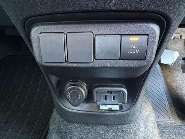 TOYOTA SIENTA HYBRID 2022