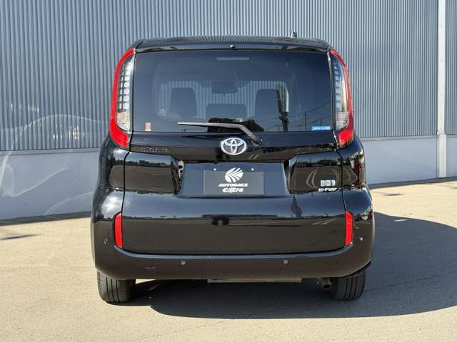 TOYOTA SIENTA HYBRID 2022
