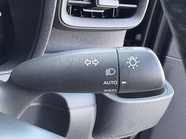 TOYOTA SIENTA HYBRID 2022