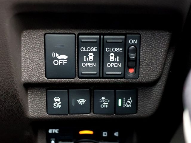 HONDA FREED HYBRID 2018