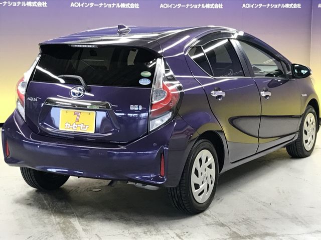 TOYOTA AQUA 2019