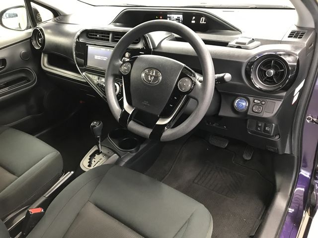 TOYOTA AQUA 2019