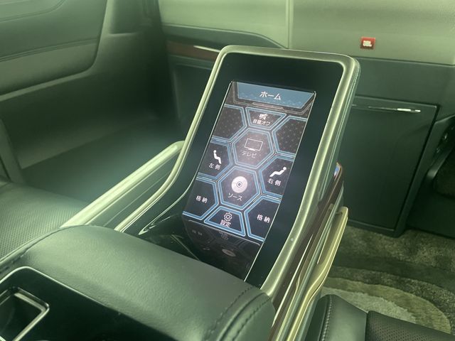 TOYOTA ALPHARD hybrid 4WD 2019