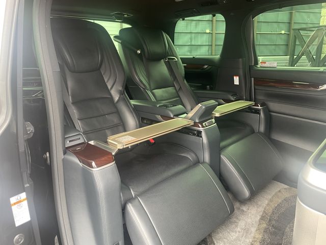 TOYOTA ALPHARD hybrid 4WD 2019