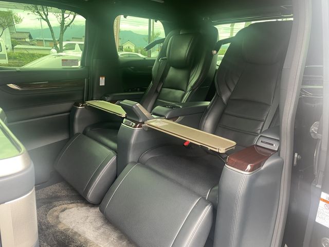 TOYOTA ALPHARD hybrid 4WD 2019