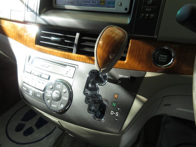TOYOTA ESTIMA 2009