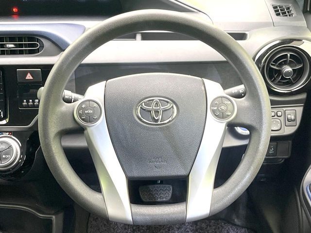 TOYOTA AQUA 2015