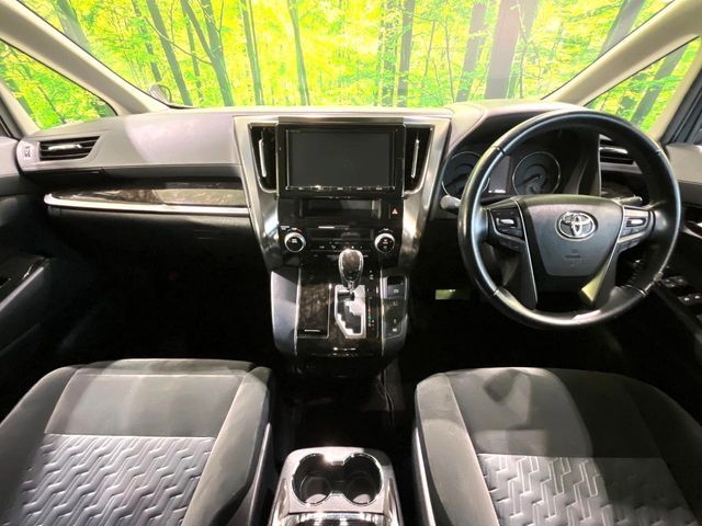 TOYOTA VELLFIRE 2017