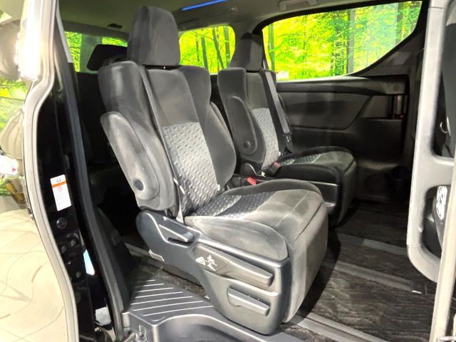 TOYOTA VELLFIRE 2017