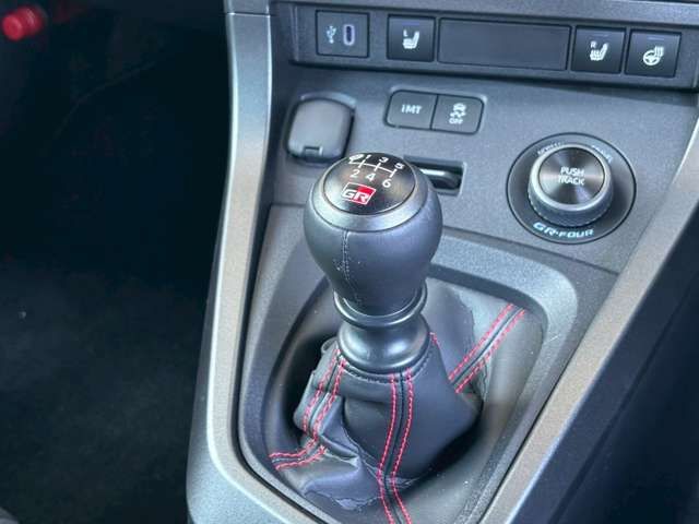 TOYOTA GR YARIS 2025