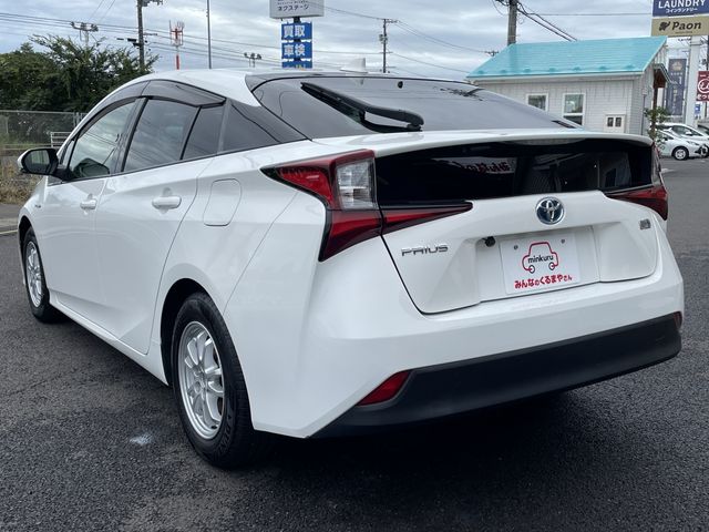 TOYOTA PRIUS 2020