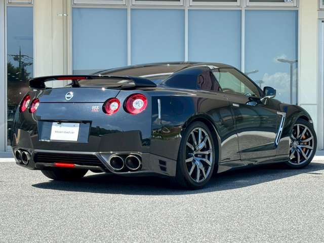 NISSAN GT-R 2015