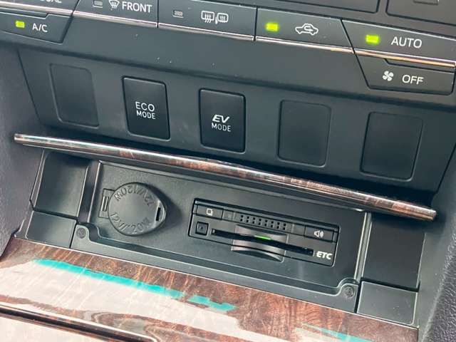 TOYOTA CAMRY HYBRID 2015