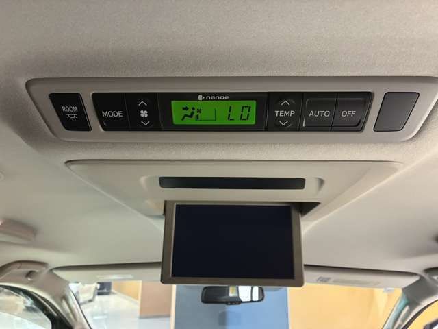 TOYOTA VELLFIRE 4WD 2013