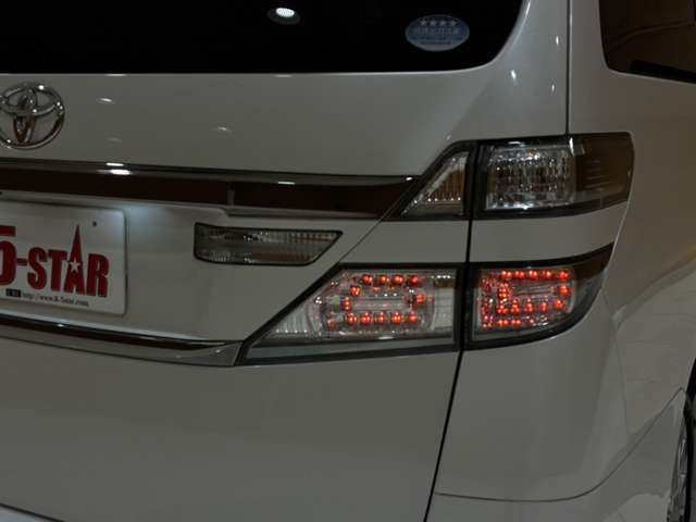 TOYOTA VELLFIRE 4WD 2013