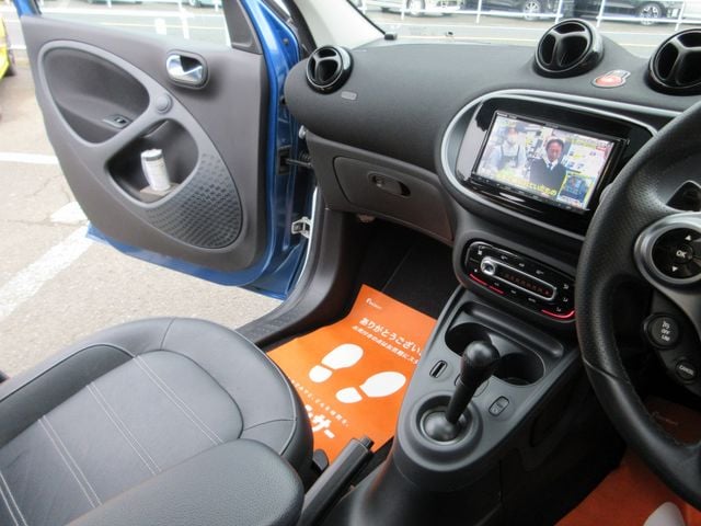 MCC SMART FORFOUR 2016