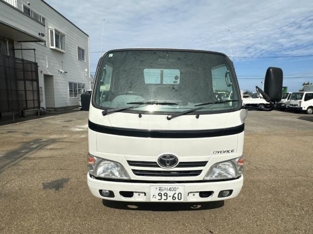 TOYOTA DYNA 2016