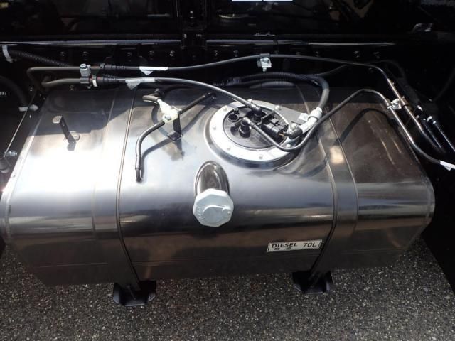 MITSUBISHI CANTER 2025