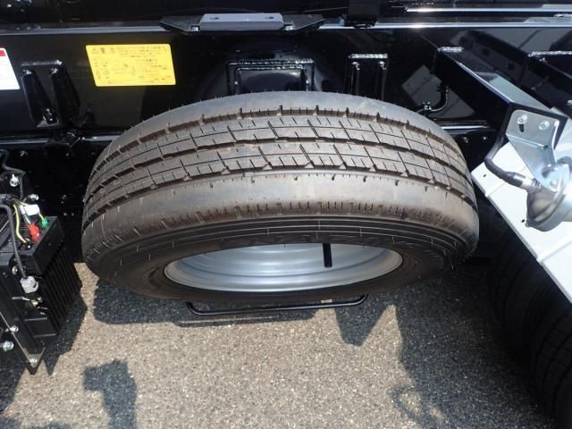 MITSUBISHI CANTER 2025