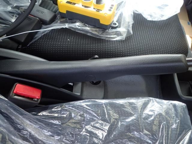 MITSUBISHI CANTER 2025