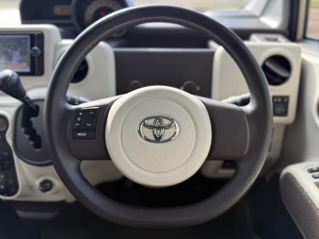TOYOTA PORTE 2013