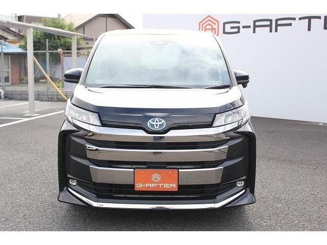 TOYOTA NOAH HYBRID 2022