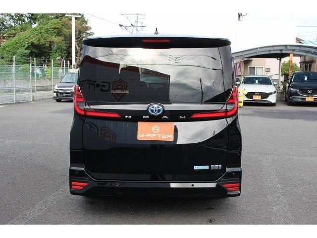 TOYOTA NOAH HYBRID 2022