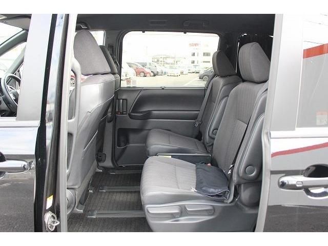 TOYOTA NOAH HYBRID 2022