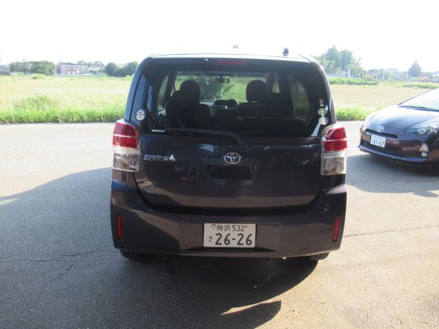 TOYOTA SPADE 2013