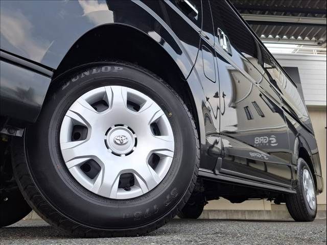 TOYOTA HIACE van 4WD 2025