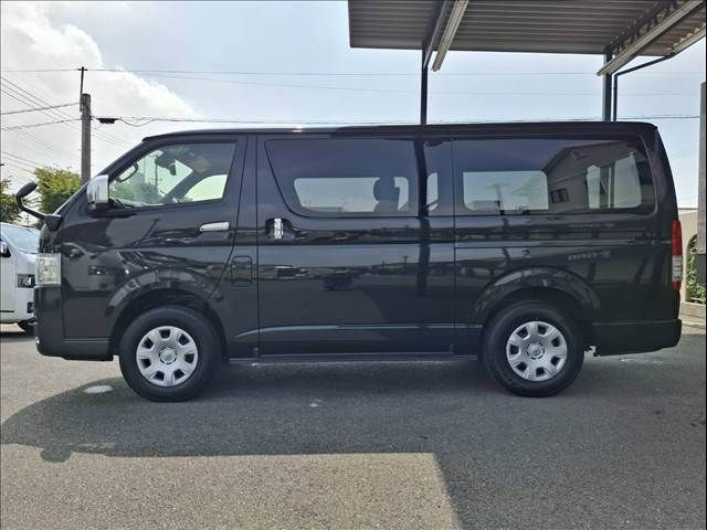 TOYOTA HIACE van 4WD 2025