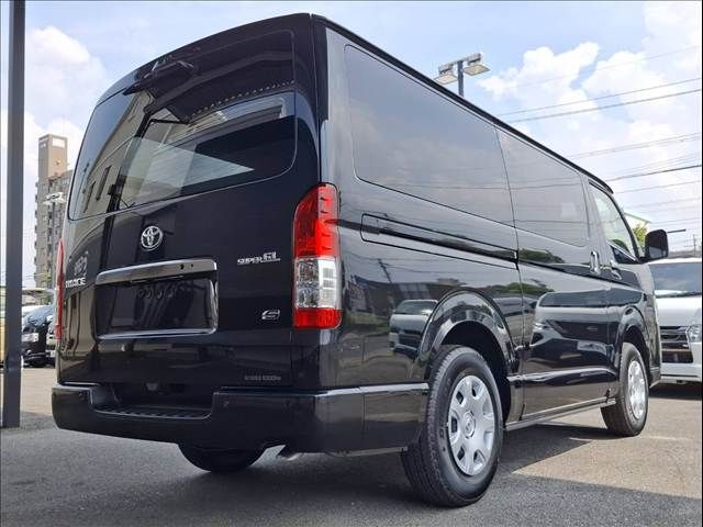 TOYOTA HIACE van 4WD 2025