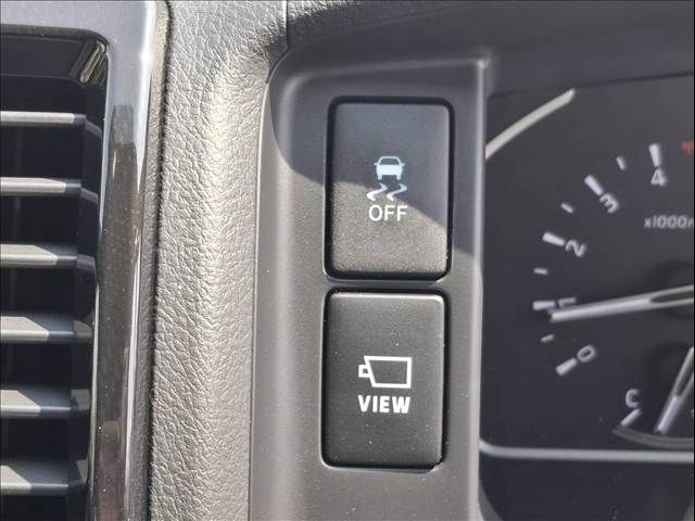 TOYOTA HIACE van 4WD 2025