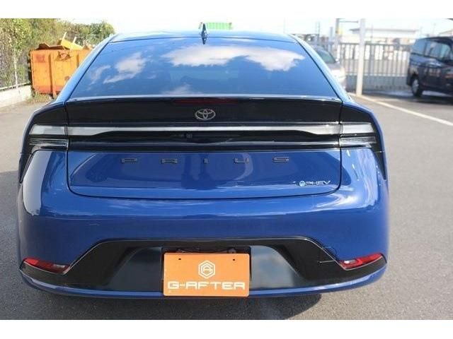 TOYOTA PRIUS PHV 2023