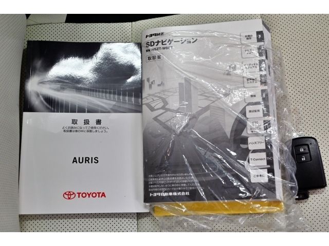 TOYOTA AURIS HYBRID 2016