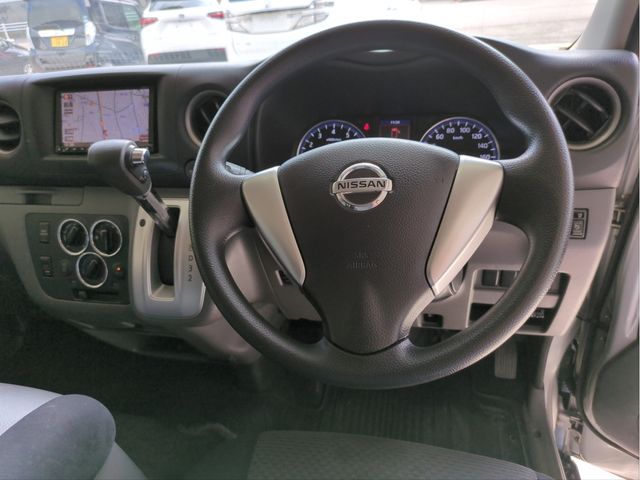NISSAN NV350 CARAVAN 2012