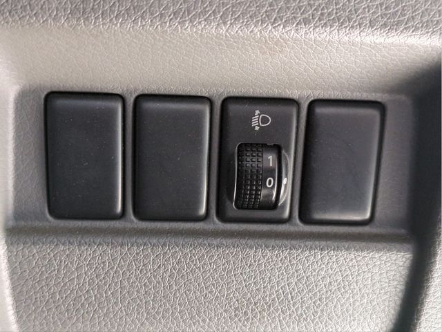 NISSAN NV350 CARAVAN 2012