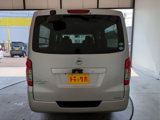 NISSAN NV350 CARAVAN 2012