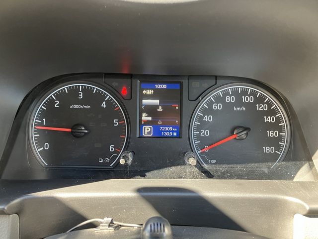 NISSAN NV350 CARAVAN 4WD 2019