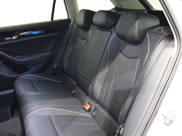 VOLKSWAGEN VOLKSWAGEN PASSAT wagon  4WD 2025