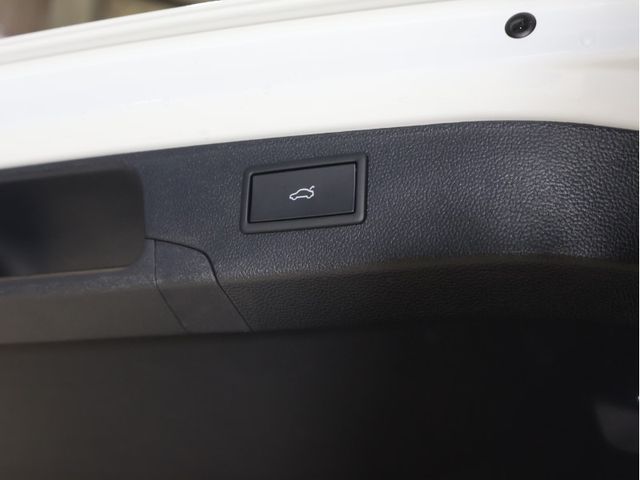 VOLKSWAGEN VOLKSWAGEN PASSAT wagon  4WD 2025