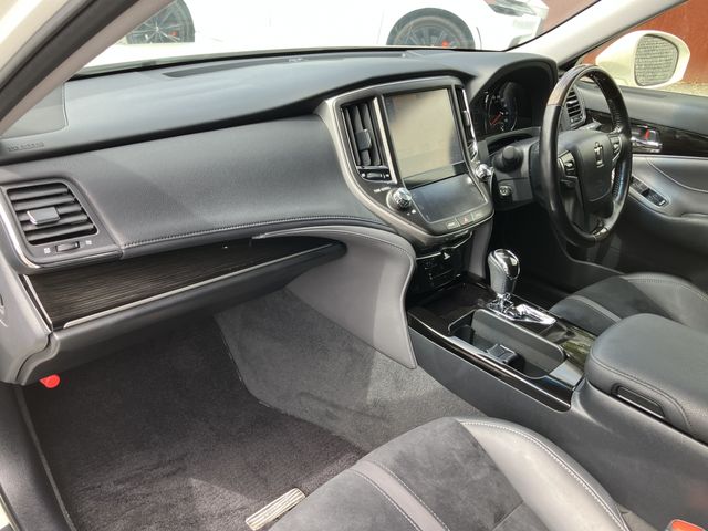 TOYOTA CROWN sedan hybrid 2018