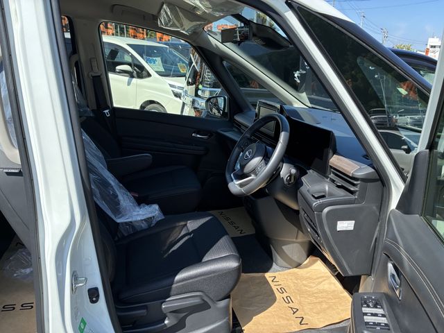 NISSAN SERENA  WG 4WD 2023