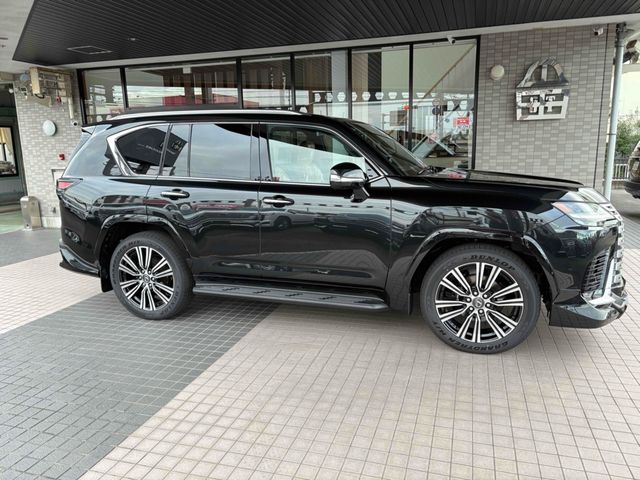 TOYOTA LEXUS LX600 2025