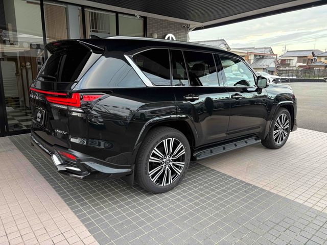 TOYOTA LEXUS LX600 2025