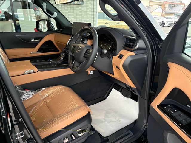 TOYOTA LEXUS LX600 2025