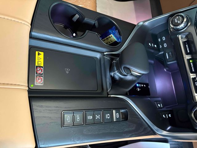 TOYOTA LEXUS LX600 2025