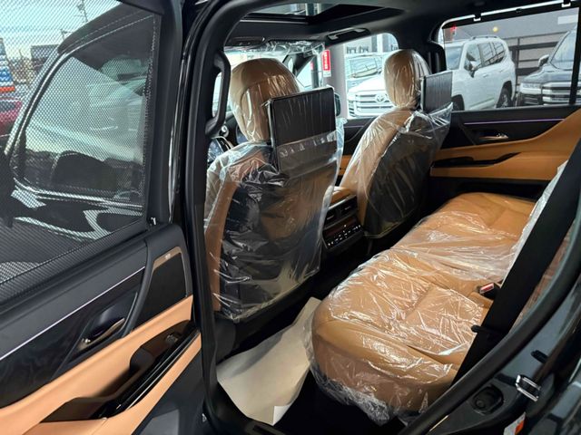 TOYOTA LEXUS LX600 2025